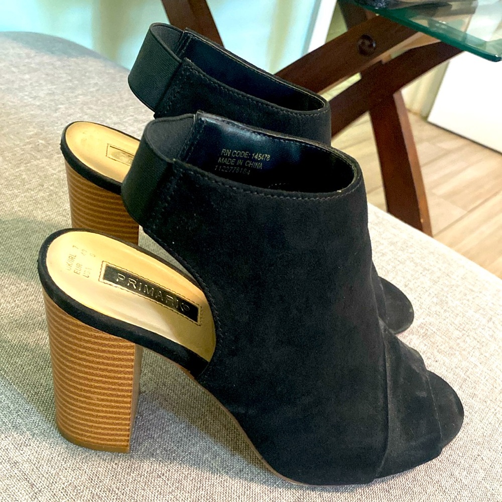 Black and tan wedges!